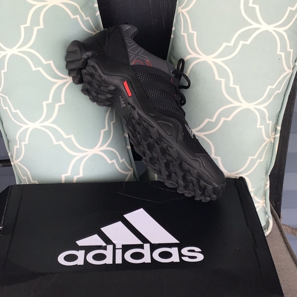 Adidas Men’s outdoor plein air